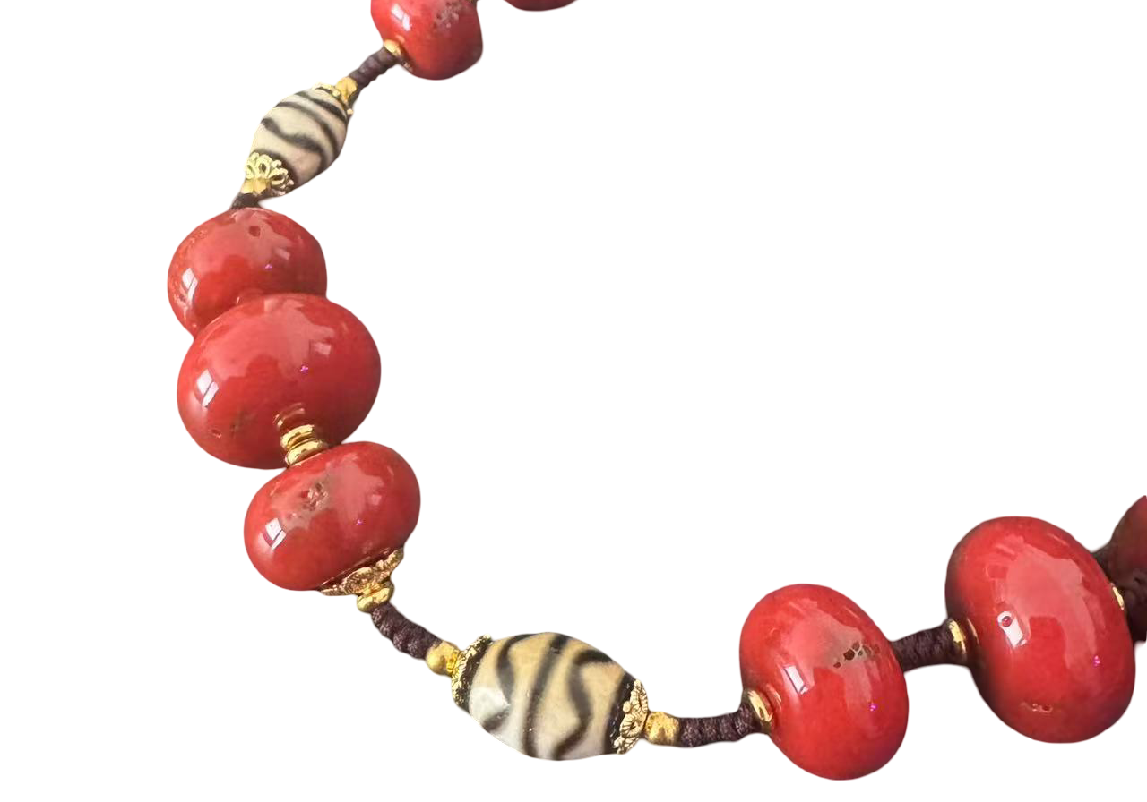 Tibetische Halskette mit Koralle