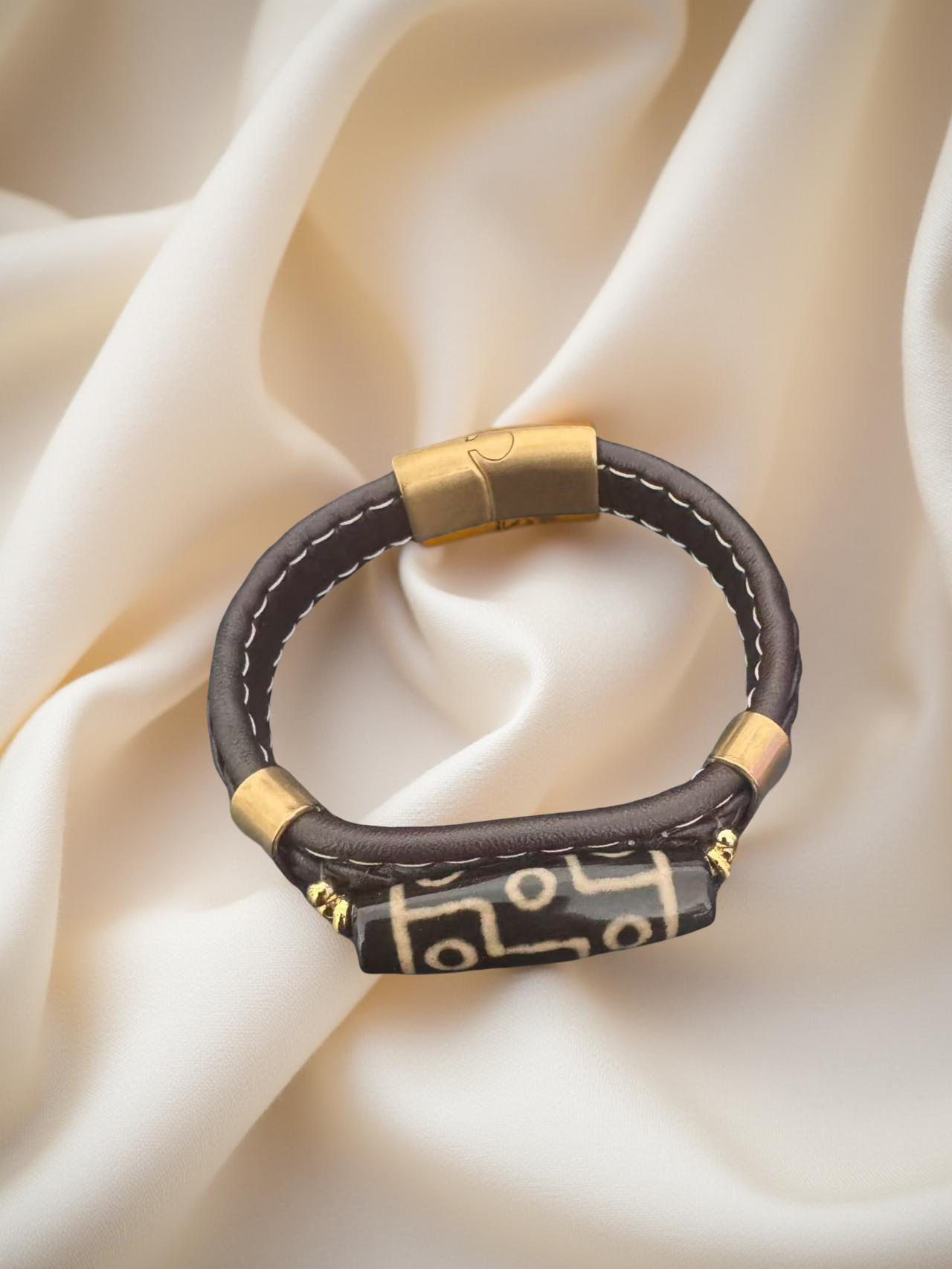 Tibetisches Armband mit Dzi-Stein